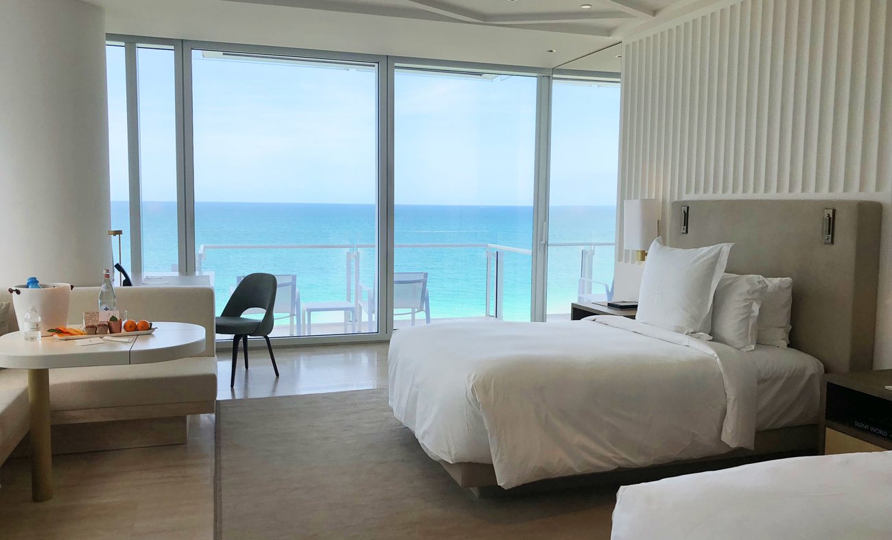 The Surf Club Four Seasons Hotel 10