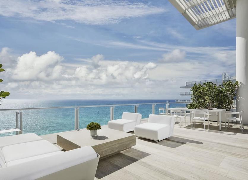 The Surf Club Four Seasons Hotel 3